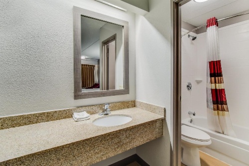 Red Roof Inn Columbia East - Fort Jackson image 34